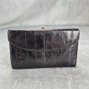 Vintage Eel Skin Leather Kiss Closure Lock Black Bi-Fold Wallet Coin Purse